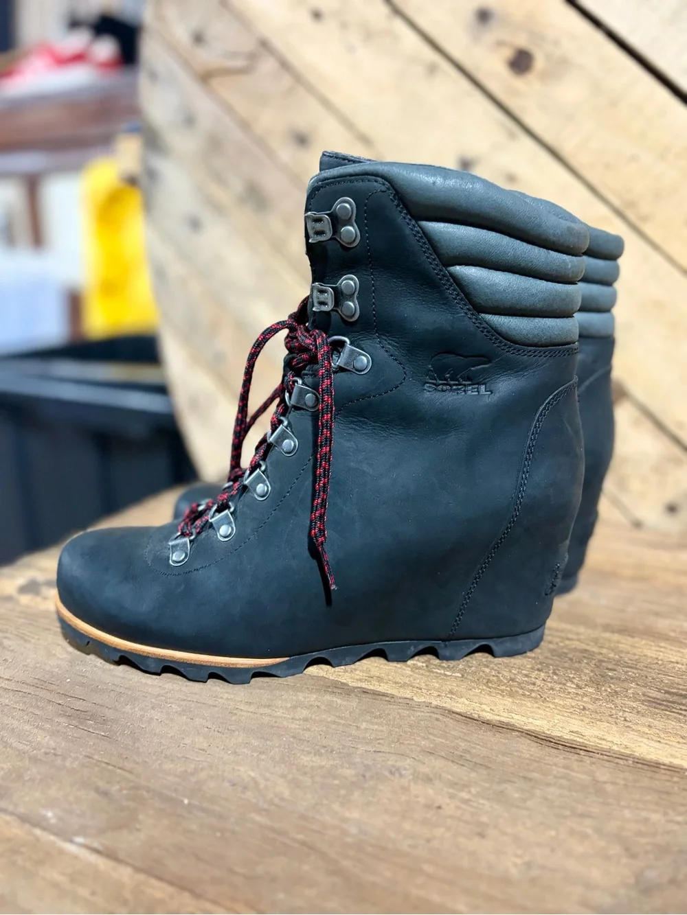 SOREL – Conquest Wedge Waterproof Leather Boots – Black Gray – Sz. 10
